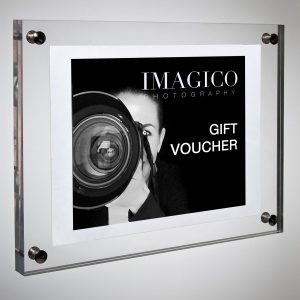 Elegante Voucher regalo in plexiglass per la sessione fotografica a Torino